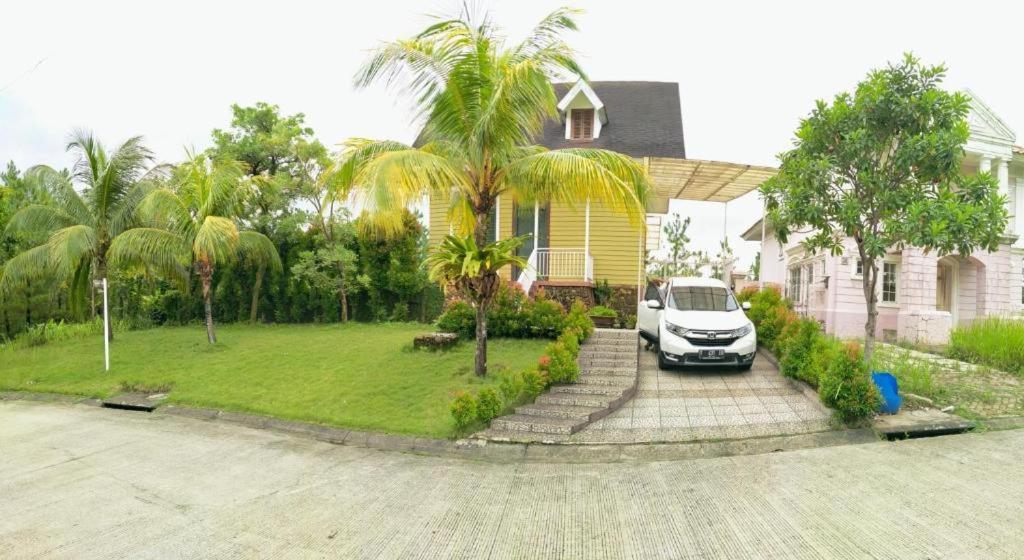 Villa Gathering Yuni Syahla Citaringgul ภายนอก รูปภาพ