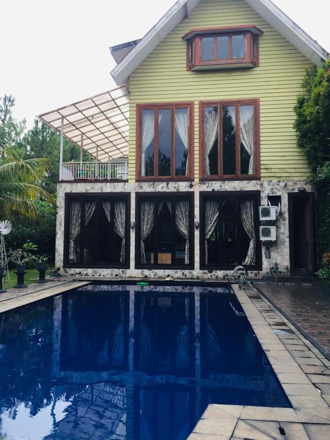 Villa Gathering Yuni Syahla Citaringgul ภายนอก รูปภาพ