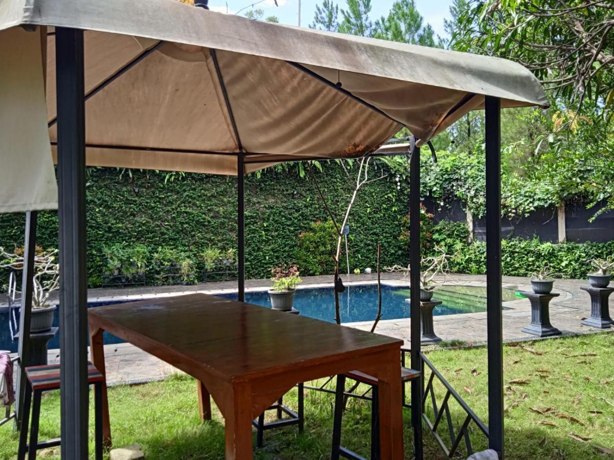 Villa Gathering Yuni Syahla Citaringgul ภายนอก รูปภาพ