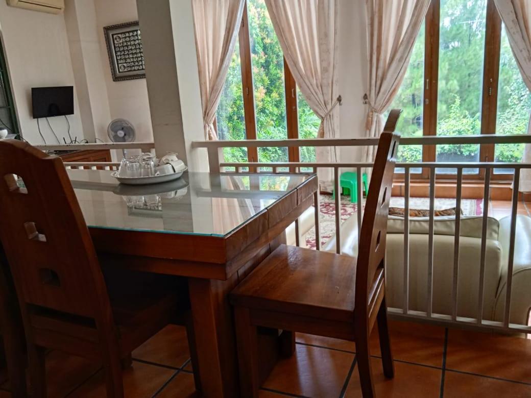 Villa Gathering Yuni Syahla Citaringgul ภายนอก รูปภาพ