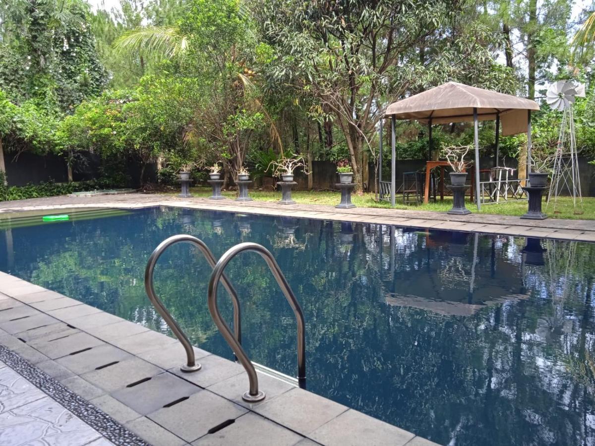 Villa Gathering Yuni Syahla Citaringgul ภายนอก รูปภาพ