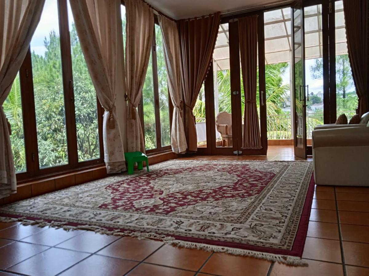 Villa Gathering Yuni Syahla Citaringgul ภายนอก รูปภาพ